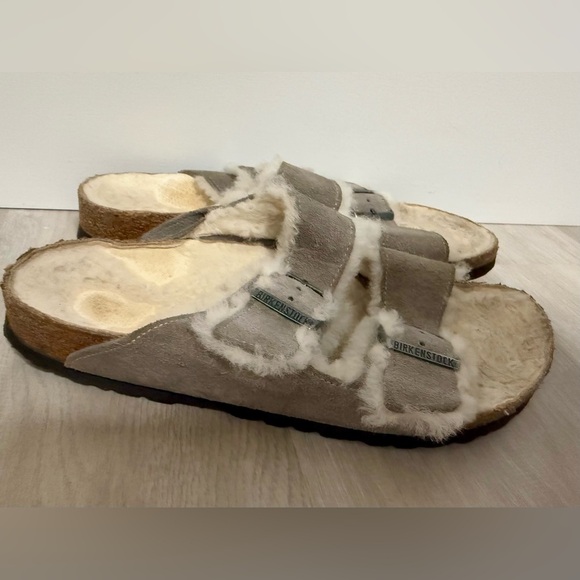 Womens Birkenstock Arizona Sz 41 US 10 Sherpa Fur Suede Shearling Sandals - Picture 5 of 8
